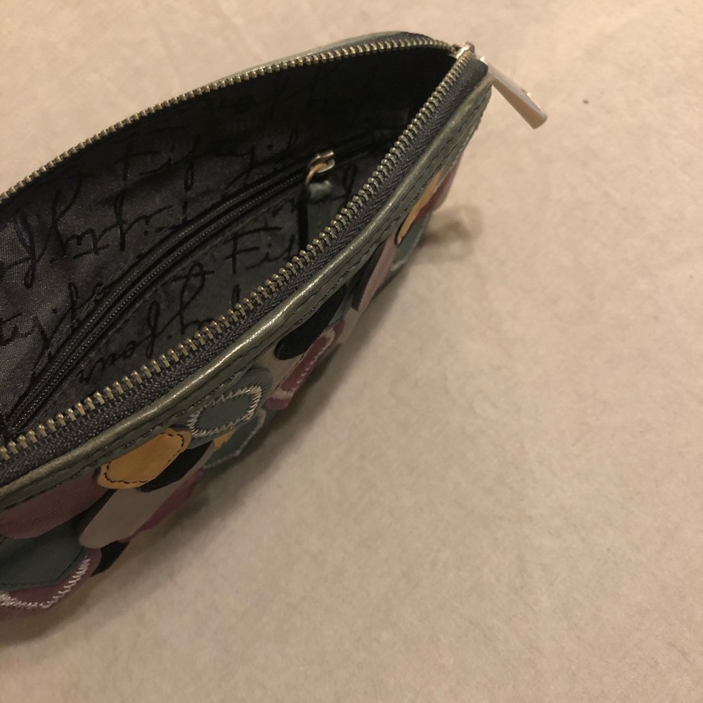 Fossil Leather Clutch - Picture 4 of 5